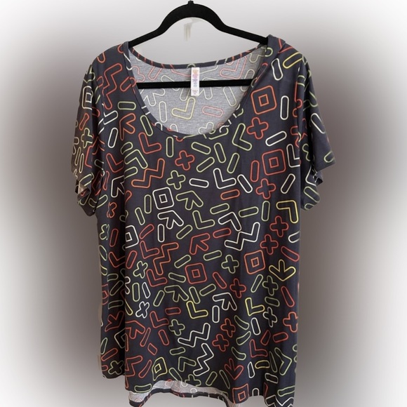 LuLaRoe Tops - Lularoe classic T